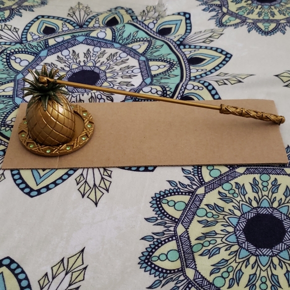 NWT PartyLite Pineapple Snuffer & Tray